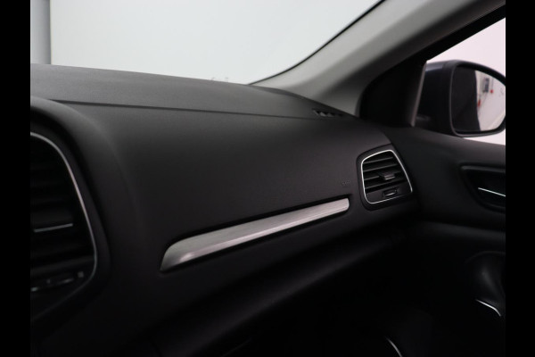 Renault Mégane 1.3 TCe Bose | Camera | Carplay | Park Assist | Navigatie | Half leder | Keyless | Climate control | DAB+ | Bluetooth | Cruise control | Dodehoek detectie