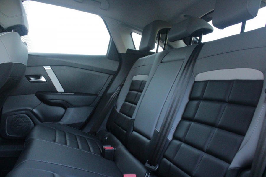 Citroën C4 C4 1.2 HYbrid 145PK MAX | HEAD UP DISPLAY | CAMERA VOOR + ACHTER | NAVIGATIE | DRAADLOZE TELEFOONLADER | FULL LED KOPLAMPEN | DRAADLOZE APPLE CARPLAY/ANDROID AUTO | 18" LICHTMETALEN VELGEN | ADAPTIVE CRUISE CONTROL | CLIMATE CONTROL | LEDEREN BEKLEDING | DAB+ RADIO | KEYLESS ENTRY/START |