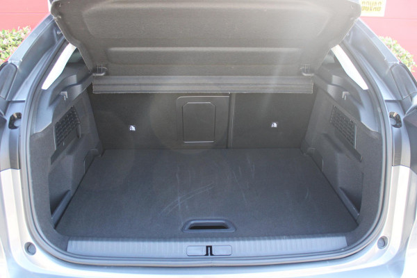 Citroën C4 C4 1.2 HYbrid 145PK MAX | HEAD UP DISPLAY | CAMERA VOOR + ACHTER | NAVIGATIE | DRAADLOZE TELEFOONLADER | FULL LED KOPLAMPEN | DRAADLOZE APPLE CARPLAY/ANDROID AUTO | 18" LICHTMETALEN VELGEN | ADAPTIVE CRUISE CONTROL | CLIMATE CONTROL | LEDEREN BEKLEDING | DAB+ RADIO | KEYLESS ENTRY/START |