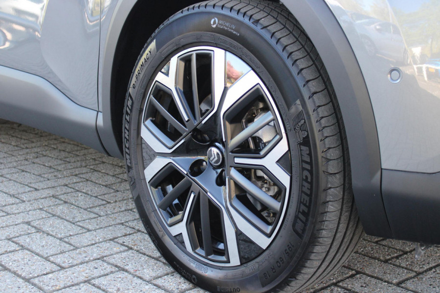 Citroën C4 C4 1.2 HYbrid 145PK MAX | HEAD UP DISPLAY | CAMERA VOOR + ACHTER | NAVIGATIE | DRAADLOZE TELEFOONLADER | FULL LED KOPLAMPEN | DRAADLOZE APPLE CARPLAY/ANDROID AUTO | 18" LICHTMETALEN VELGEN | ADAPTIVE CRUISE CONTROL | CLIMATE CONTROL | LEDEREN BEKLEDING | DAB+ RADIO | KEYLESS ENTRY/START |