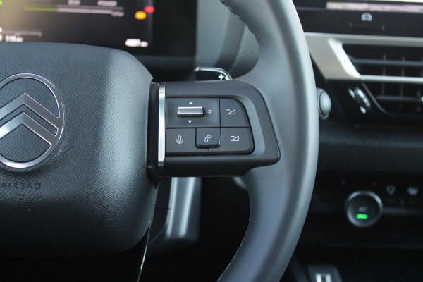Citroën C4 C4 1.2 HYbrid 145PK MAX | HEAD UP DISPLAY | CAMERA VOOR + ACHTER | NAVIGATIE | DRAADLOZE TELEFOONLADER | FULL LED KOPLAMPEN | DRAADLOZE APPLE CARPLAY/ANDROID AUTO | 18" LICHTMETALEN VELGEN | ADAPTIVE CRUISE CONTROL | CLIMATE CONTROL | LEDEREN BEKLEDING | DAB+ RADIO | KEYLESS ENTRY/START |