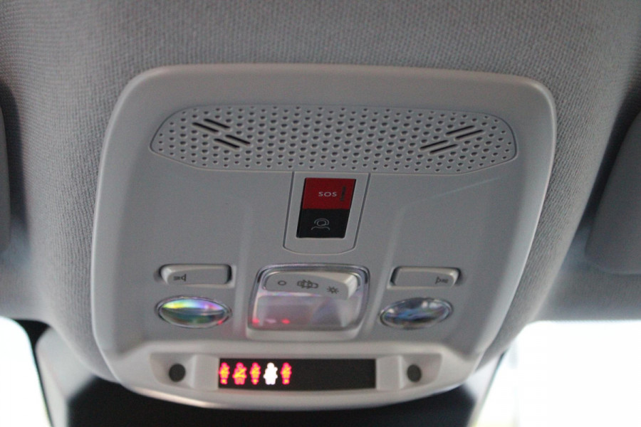 Citroën C4 C4 1.2 HYbrid 145PK MAX | HEAD UP DISPLAY | CAMERA VOOR + ACHTER | NAVIGATIE | DRAADLOZE TELEFOONLADER | FULL LED KOPLAMPEN | DRAADLOZE APPLE CARPLAY/ANDROID AUTO | 18" LICHTMETALEN VELGEN | ADAPTIVE CRUISE CONTROL | CLIMATE CONTROL | LEDEREN BEKLEDING | DAB+ RADIO | KEYLESS ENTRY/START |