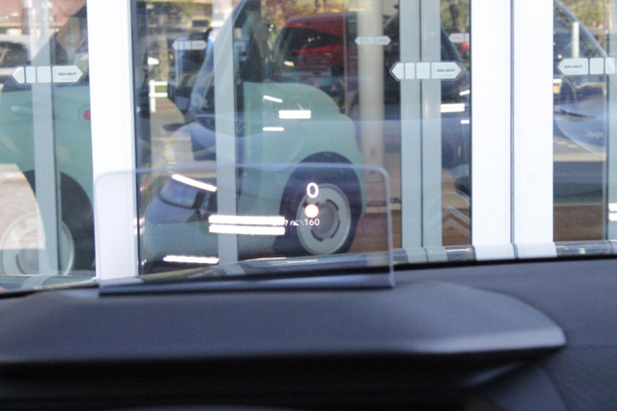 Citroën C4 C4 1.2 HYbrid 145PK MAX | HEAD UP DISPLAY | CAMERA VOOR + ACHTER | NAVIGATIE | DRAADLOZE TELEFOONLADER | FULL LED KOPLAMPEN | DRAADLOZE APPLE CARPLAY/ANDROID AUTO | 18" LICHTMETALEN VELGEN | ADAPTIVE CRUISE CONTROL | CLIMATE CONTROL | LEDEREN BEKLEDING | DAB+ RADIO | KEYLESS ENTRY/START |