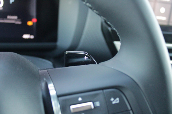 Citroën C4 C4 1.2 HYbrid 145PK MAX | HEAD UP DISPLAY | CAMERA VOOR + ACHTER | NAVIGATIE | DRAADLOZE TELEFOONLADER | FULL LED KOPLAMPEN | DRAADLOZE APPLE CARPLAY/ANDROID AUTO | 18" LICHTMETALEN VELGEN | ADAPTIVE CRUISE CONTROL | CLIMATE CONTROL | LEDEREN BEKLEDING | DAB+ RADIO | KEYLESS ENTRY/START |