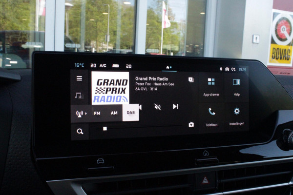 Citroën C4 C4 1.2 HYbrid 145PK MAX | HEAD UP DISPLAY | CAMERA VOOR + ACHTER | NAVIGATIE | DRAADLOZE TELEFOONLADER | FULL LED KOPLAMPEN | DRAADLOZE APPLE CARPLAY/ANDROID AUTO | 18" LICHTMETALEN VELGEN | ADAPTIVE CRUISE CONTROL | CLIMATE CONTROL | LEDEREN BEKLEDING | DAB+ RADIO | KEYLESS ENTRY/START |