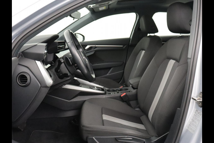 Audi A3 40 TFSIe Edition | SOH 94% | Panoramadak | Carplay | Virtual Cockpit | Climate control | Parkeerhulp | Cruise control | Bluetooth | Full LED | DAB | PHEV | Plug In