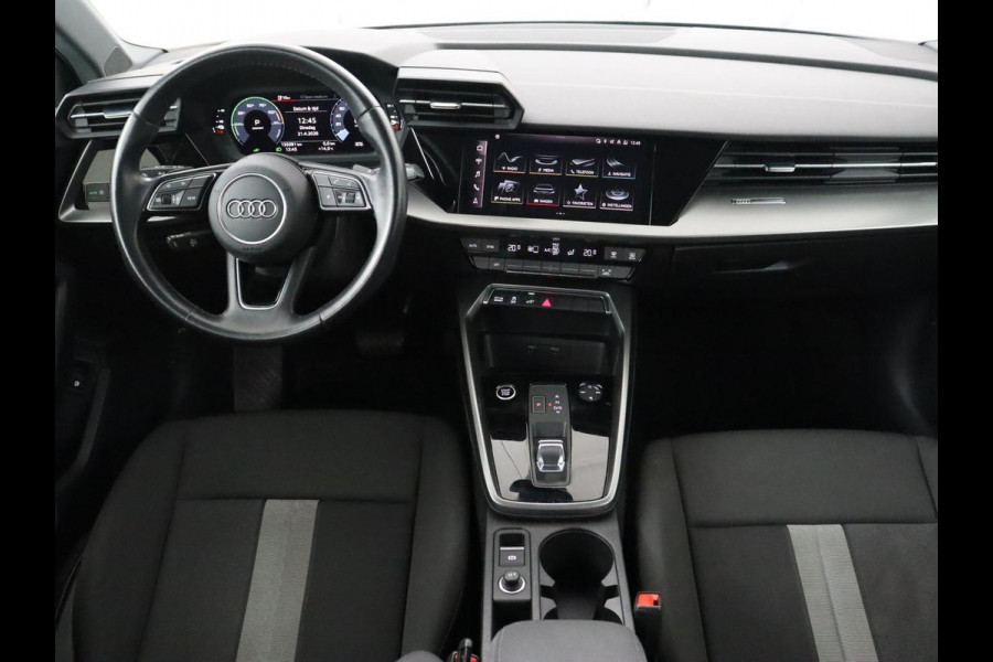 Audi A3 40 TFSIe Edition | SOH 94% | Panoramadak | Carplay | Virtual Cockpit | Climate control | Parkeerhulp | Cruise control | Bluetooth | Full LED | DAB | PHEV | Plug In