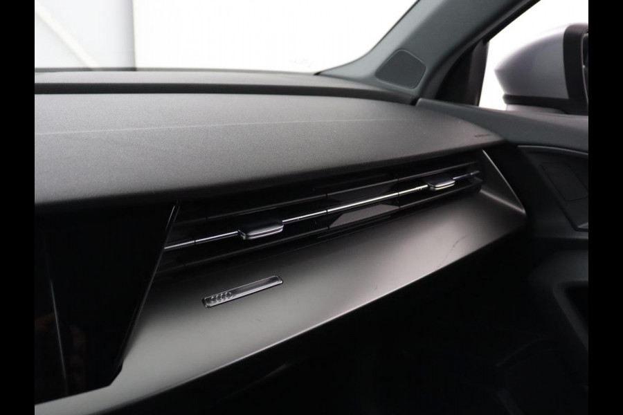 Audi A3 40 TFSIe Edition | SOH 94% | Panoramadak | Carplay | Virtual Cockpit | Climate control | Parkeerhulp | Cruise control | Bluetooth | Full LED | DAB | PHEV | Plug In
