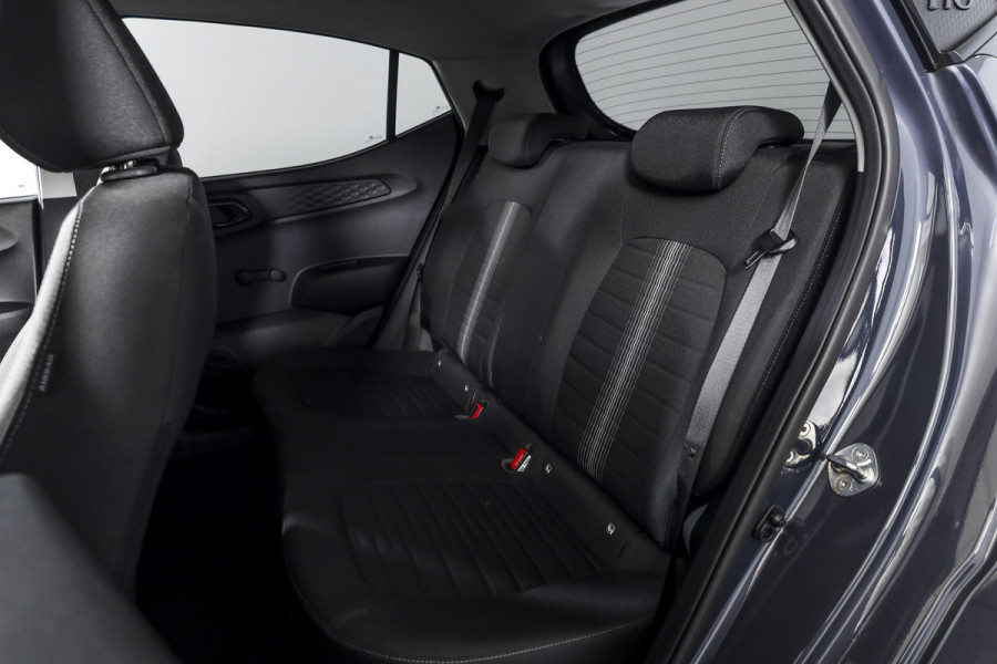 Hyundai i10 1.0 Comfort Smart | Cruise | Stoel-+Stuurverw. | PDC | Camera | NAV + App. Connect | Airco | DAB | LM 16" |