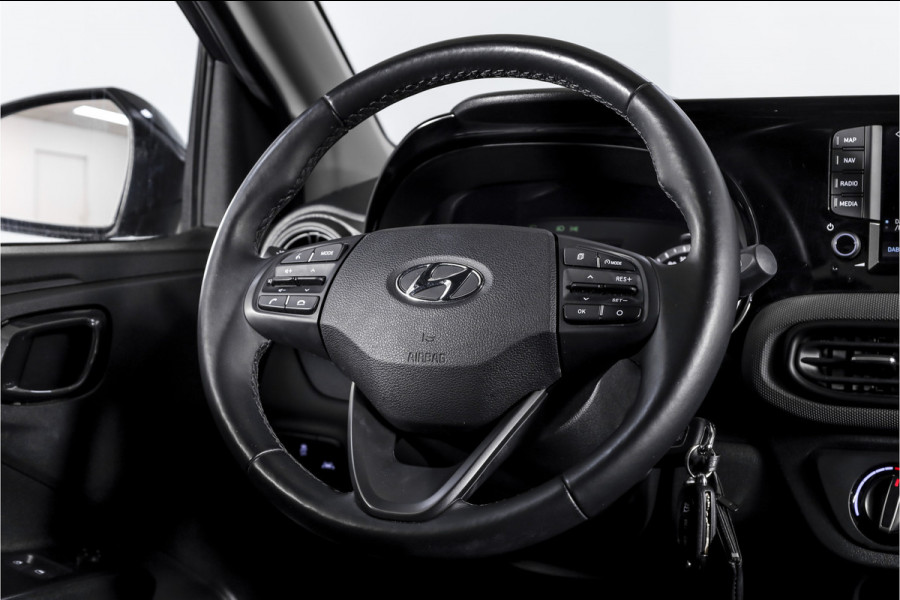 Hyundai i10 1.0 Comfort Smart | Cruise | Stoel-+Stuurverw. | PDC | Camera | NAV + App. Connect | Airco | DAB | LM 16" |