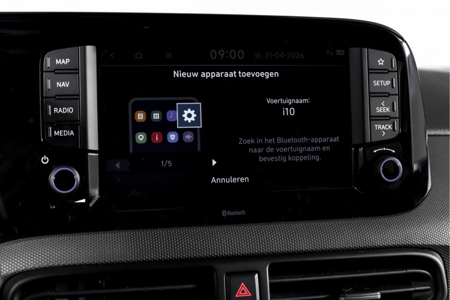 Hyundai i10 1.0 Comfort Smart | Cruise | Stoel-+Stuurverw. | PDC | Camera | NAV + App. Connect | Airco | DAB | LM 16" |