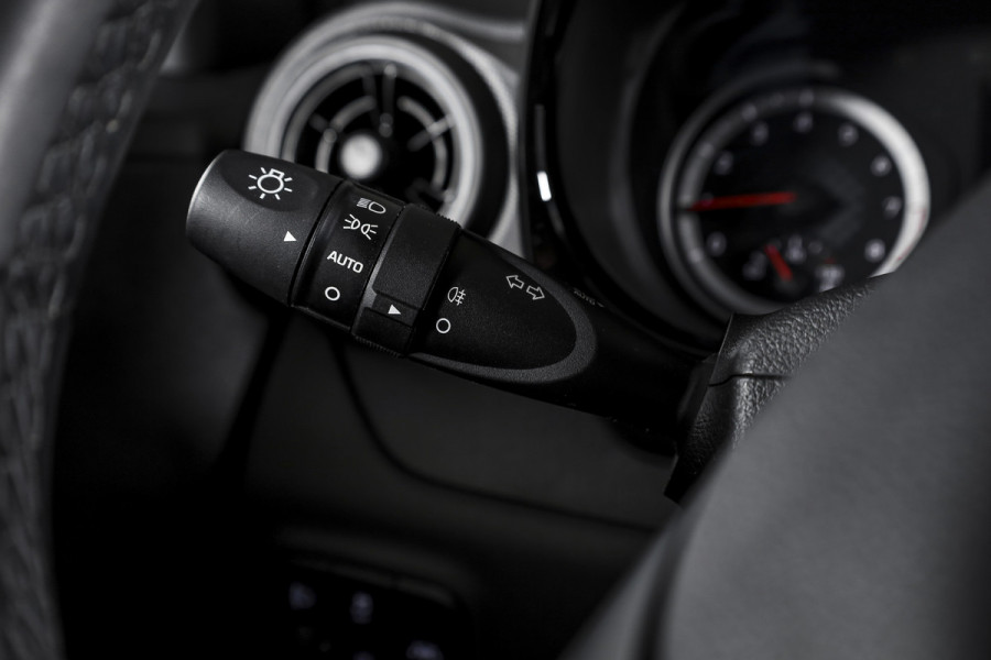 Hyundai i10 1.0 Comfort Smart | Cruise | Stoel-+Stuurverw. | PDC | Camera | NAV + App. Connect | Airco | DAB | LM 16" |