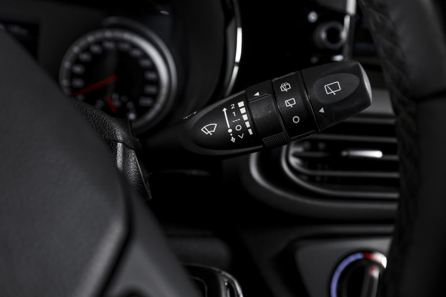 Hyundai i10 1.0 Comfort Smart | Cruise | Stoel-+Stuurverw. | PDC | Camera | NAV + App. Connect | Airco | DAB | LM 16" |