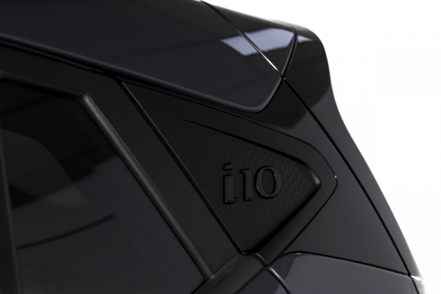 Hyundai i10 1.0 Comfort Smart | Cruise | Stoel-+Stuurverw. | PDC | Camera | NAV + App. Connect | Airco | DAB | LM 16" |