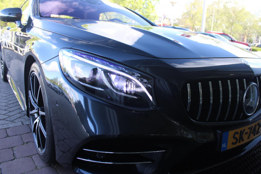 Mercedes-Benz S-Klasse Coupé 450 4MATIC | AMG-STYLING INTERIEUR / EXTERIEUR | PANORAMADAK | BURMESTER PREMIUM AUDIO ® | ELEKTRISCH VERSTELBARE VOORSTOELEN MET GEHEUGEN | MASSAGE STOELEN | VOORSTOELEN VERWARMBAAR | VOORSTOELEN GEVENTILEERD | AIRSCARF ( HOOFDRUIMTEVERWARMING VOOR BESTUURDER EN VOORPASSAGIER | LEDEREN INTERIEURDELEN | HOUTAFWERKING INTERIEUR | SFEERVERLICHTING | LEDEREN BEKLEDING | ADAPTIVE CRUISE CONTROL | PARKEERPAKKET INCLUSIEF 360°-CAMERA | ELEKTRISCHE ACHTERKLEP | VLAKKENVERWARMING | DODEHOEK DETECTIE | 20" MULTISPAAK LICHTMETALEN VELGEN |