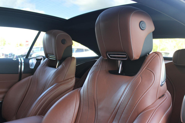 Mercedes-Benz S-Klasse Coupé 450 4MATIC | AMG-STYLING INTERIEUR / EXTERIEUR | PANORAMADAK | BURMESTER PREMIUM AUDIO ® | ELEKTRISCH VERSTELBARE VOORSTOELEN MET GEHEUGEN | MASSAGE STOELEN | VOORSTOELEN VERWARMBAAR | VOORSTOELEN GEVENTILEERD | AIRSCARF ( HOOFDRUIMTEVERWARMING VOOR BESTUURDER EN VOORPASSAGIER | LEDEREN INTERIEURDELEN | HOUTAFWERKING INTERIEUR | SFEERVERLICHTING | LEDEREN BEKLEDING | ADAPTIVE CRUISE CONTROL | PARKEERPAKKET INCLUSIEF 360°-CAMERA | ELEKTRISCHE ACHTERKLEP | VLAKKENVERWARMING | DODEHOEK DETECTIE | 20" MULTISPAAK LICHTMETALEN VELGEN |
