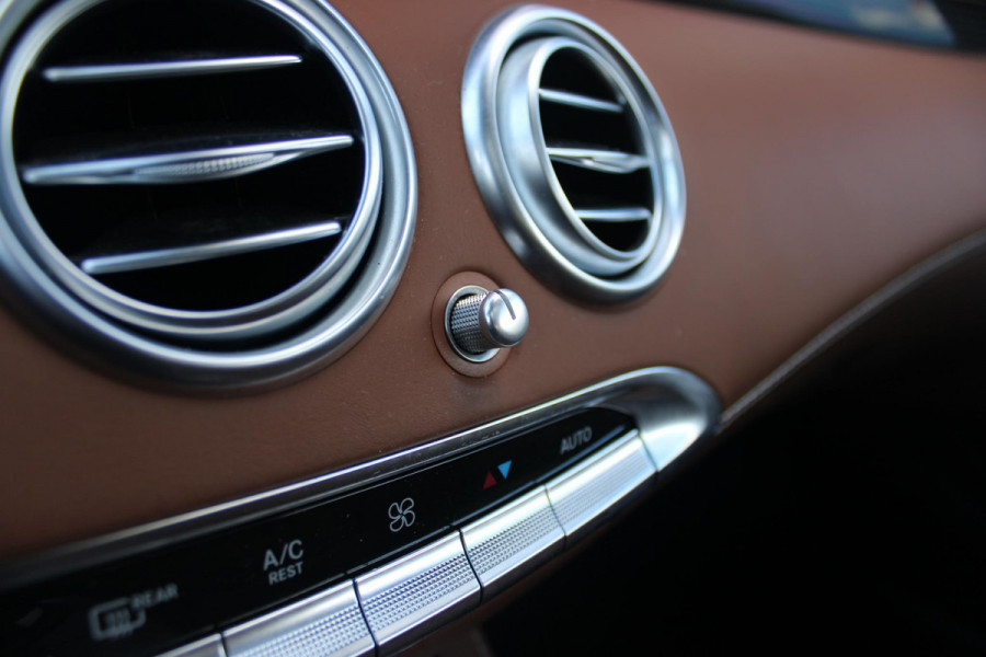 Mercedes-Benz S-Klasse Coupé 450 4MATIC | AMG-STYLING INTERIEUR / EXTERIEUR | PANORAMADAK | BURMESTER PREMIUM AUDIO ® | ELEKTRISCH VERSTELBARE VOORSTOELEN MET GEHEUGEN | MASSAGE STOELEN | VOORSTOELEN VERWARMBAAR | VOORSTOELEN GEVENTILEERD | AIRSCARF ( HOOFDRUIMTEVERWARMING VOOR BESTUURDER EN VOORPASSAGIER | LEDEREN INTERIEURDELEN | HOUTAFWERKING INTERIEUR | SFEERVERLICHTING | LEDEREN BEKLEDING | ADAPTIVE CRUISE CONTROL | PARKEERPAKKET INCLUSIEF 360°-CAMERA | ELEKTRISCHE ACHTERKLEP | VLAKKENVERWARMING | DODEHOEK DETECTIE | 20" MULTISPAAK LICHTMETALEN VELGEN |