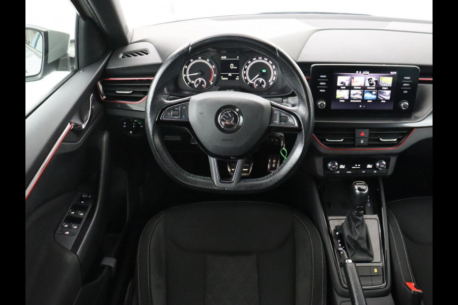 Škoda SCALA 1.0 TSI Sport | Automaat | Panoramadak | Carplay | Full LED | Climate control | Sportstoelen | Parkeerhulp | Cruise control | Bluetooth | 17'' | Getint glas