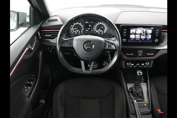 Škoda SCALA 1.0 TSI Sport | Automaat | Panoramadak | Carplay | Full LED | Climate control | Sportstoelen | Parkeerhulp | Cruise control | Bluetooth | 17'' | Getint glas