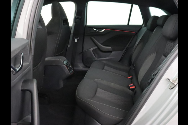 Škoda SCALA 1.0 TSI Sport | Automaat | Panoramadak | Carplay | Full LED | Climate control | Sportstoelen | Parkeerhulp | Cruise control | Bluetooth | 17'' | Getint glas