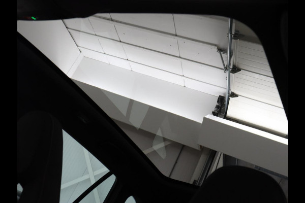 Škoda SCALA 1.0 TSI Sport | Automaat | Panoramadak | Carplay | Full LED | Climate control | Sportstoelen | Parkeerhulp | Cruise control | Bluetooth | 17'' | Getint glas