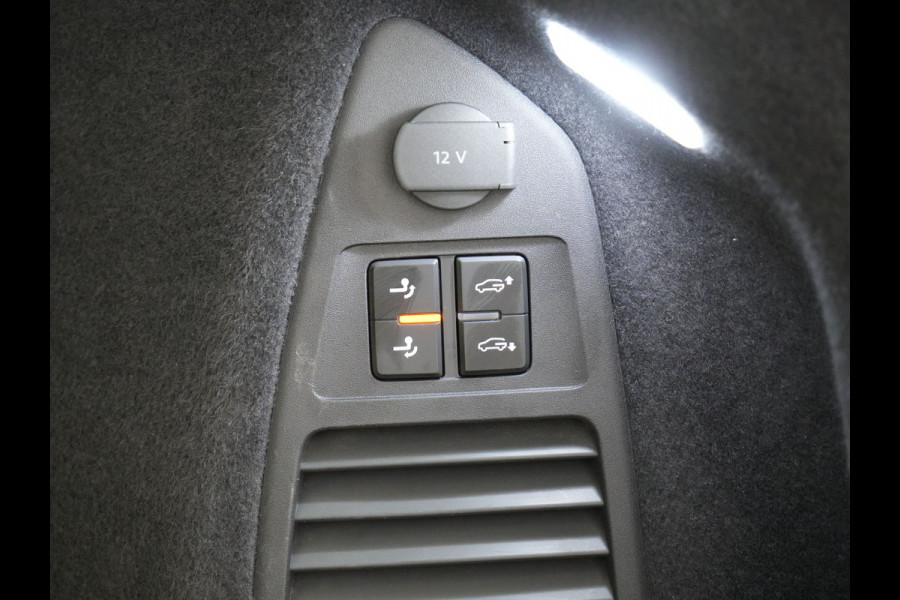 Volkswagen Touareg 3.0 TSi 4MOTION R PHEV 462pk Dealer O.H. | Luchtvering | Trekhaak Af Fabriek | Panodak | Adaptive Cruise | Lederen Sportstoelen Memory & Verwarmd | Camera | 21"L.M | Stuur Verwarmd | Keyless | Apple Carplay | Blis | Plug In Hybrid |