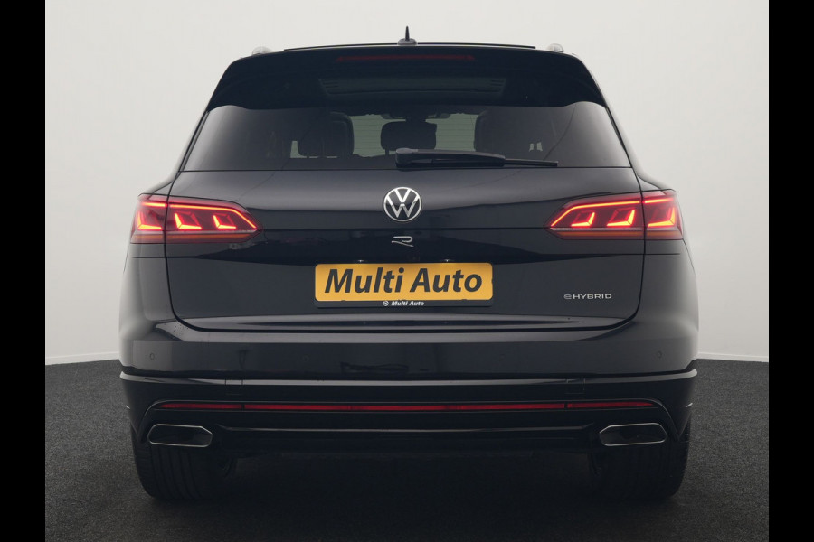 Volkswagen Touareg 3.0 TSi 4MOTION R PHEV 462pk Dealer O.H. | Luchtvering | Trekhaak Af Fabriek | Panodak | Adaptive Cruise | Lederen Sportstoelen Memory & Verwarmd | Camera | 21"L.M | Stuur Verwarmd | Keyless | Apple Carplay | Blis | Plug In Hybrid |