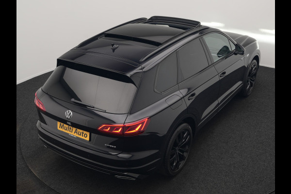 Volkswagen Touareg 3.0 TSi 4MOTION R PHEV 462pk Dealer O.H. | Luchtvering | Trekhaak Af Fabriek | Panodak | Adaptive Cruise | Lederen Sportstoelen Memory & Verwarmd | Camera | 21"L.M | Stuur Verwarmd | Keyless | Apple Carplay | Blis | Plug In Hybrid |