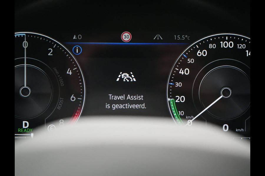 Volkswagen Touareg 3.0 TSi 4MOTION R PHEV 462pk Dealer O.H. | Luchtvering | Trekhaak Af Fabriek | Panodak | Adaptive Cruise | Lederen Sportstoelen Memory & Verwarmd | Camera | 21"L.M | Stuur Verwarmd | Keyless | Apple Carplay | Blis | Plug In Hybrid |
