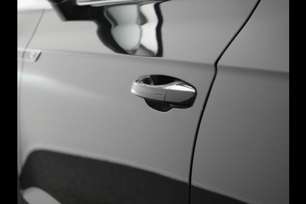 Volkswagen Touareg 3.0 TSi 4MOTION R PHEV 462pk Dealer O.H. | Luchtvering | Trekhaak Af Fabriek | Panodak | Adaptive Cruise | Lederen Sportstoelen Memory & Verwarmd | Camera | 21"L.M | Stuur Verwarmd | Keyless | Apple Carplay | Blis | Plug In Hybrid |