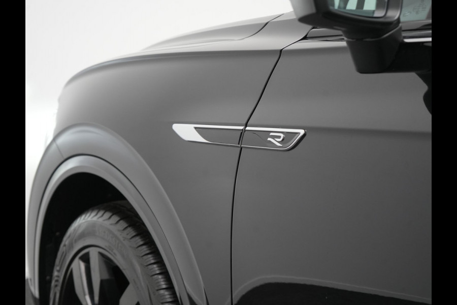 Volkswagen Touareg 3.0 TSi 4MOTION R PHEV 462pk Dealer O.H. | Luchtvering | Trekhaak Af Fabriek | Panodak | Adaptive Cruise | Lederen Sportstoelen Memory & Verwarmd | Camera | 21"L.M | Stuur Verwarmd | Keyless | Apple Carplay | Blis | Plug In Hybrid |