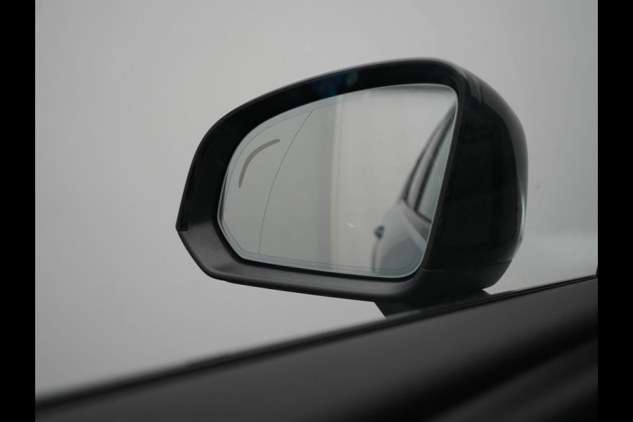 Volvo XC40 Recharge Pro 69kWh 231pk Dealer O.H. | Panodak | 360 Camera | Adaptive Cruise | Harman / Kardon | Alcantara Sportstoelen Memory & Verwarmd | Google Assistent | Stuur Verwarmd | Keyless | Blis | DAB |