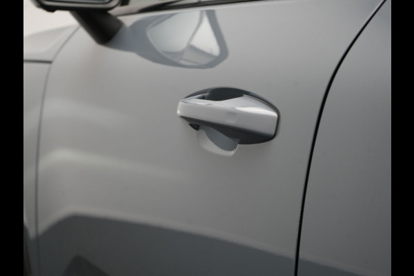 Volvo XC40 Recharge Pro 69kWh 231pk Dealer O.H. | Panodak | 360 Camera | Adaptive Cruise | Harman / Kardon | Alcantara Sportstoelen Memory & Verwarmd | Google Assistent | Stuur Verwarmd | Keyless | Blis | DAB |