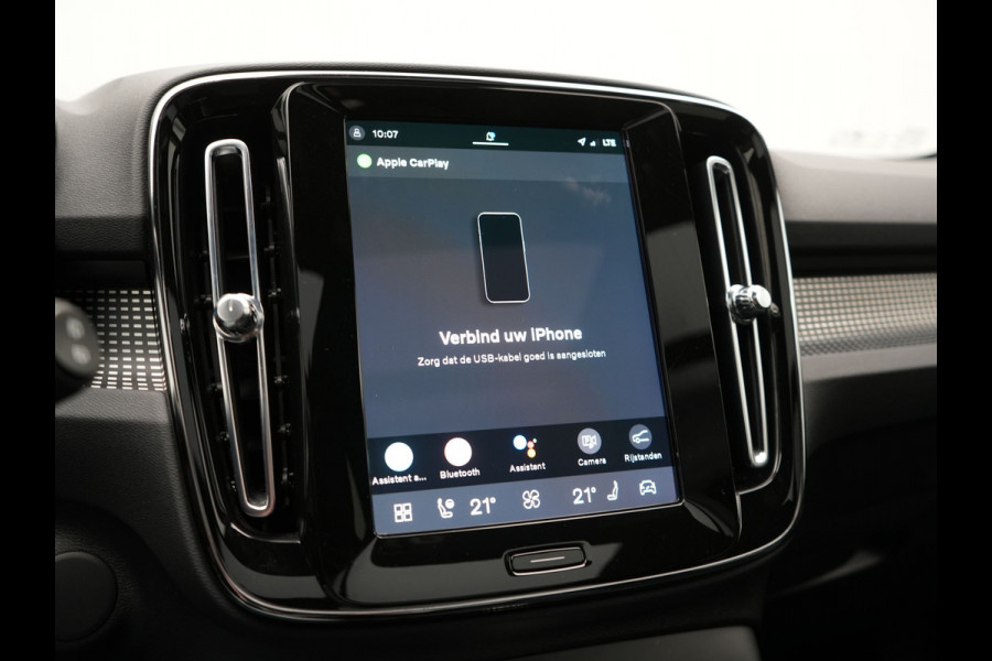 Volvo XC40 Recharge Pro 69kWh 231pk Dealer O.H. | Panodak | 360 Camera | Adaptive Cruise | Harman / Kardon | Alcantara Sportstoelen Memory & Verwarmd | Google Assistent | Stuur Verwarmd | Keyless | Blis | DAB |