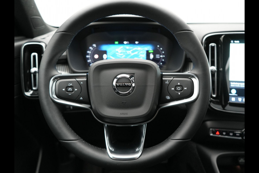 Volvo XC40 Recharge Pro 69kWh 231pk Dealer O.H. | Panodak | 360 Camera | Adaptive Cruise | Harman / Kardon | Alcantara Sportstoelen Memory & Verwarmd | Google Assistent | Stuur Verwarmd | Keyless | Blis | DAB |