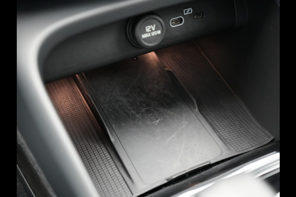 Volvo XC40 Recharge Pro 69kWh 231pk Dealer O.H. | Panodak | 360 Camera | Adaptive Cruise | Harman / Kardon | Alcantara Sportstoelen Memory & Verwarmd | Google Assistent | Stuur Verwarmd | Keyless | Blis | DAB |