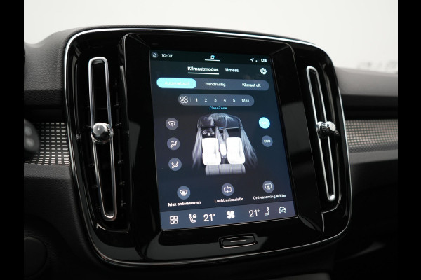 Volvo XC40 Recharge Pro 69kWh 231pk Dealer O.H. | Panodak | 360 Camera | Adaptive Cruise | Harman / Kardon | Alcantara Sportstoelen Memory & Verwarmd | Google Assistent | Stuur Verwarmd | Keyless | Blis | DAB |