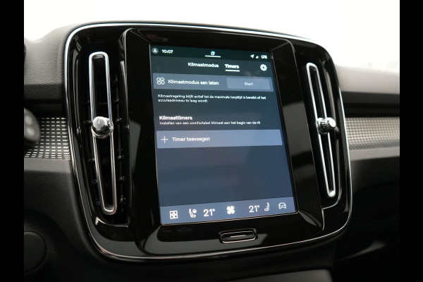 Volvo XC40 Recharge Pro 69kWh 231pk Dealer O.H. | Panodak | 360 Camera | Adaptive Cruise | Harman / Kardon | Alcantara Sportstoelen Memory & Verwarmd | Google Assistent | Stuur Verwarmd | Keyless | Blis | DAB |