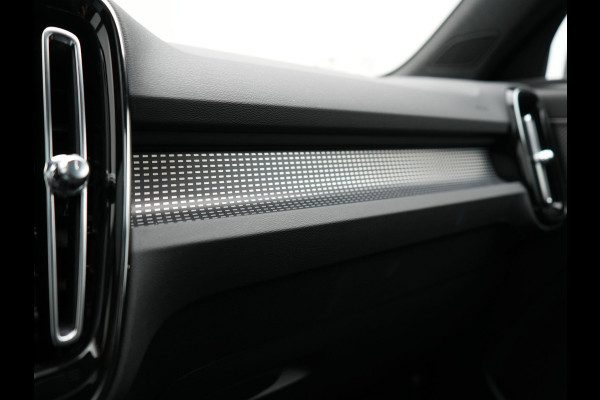 Volvo XC40 Recharge Pro 69kWh 231pk Dealer O.H. | Panodak | 360 Camera | Adaptive Cruise | Harman / Kardon | Alcantara Sportstoelen Memory & Verwarmd | Google Assistent | Stuur Verwarmd | Keyless | Blis | DAB |