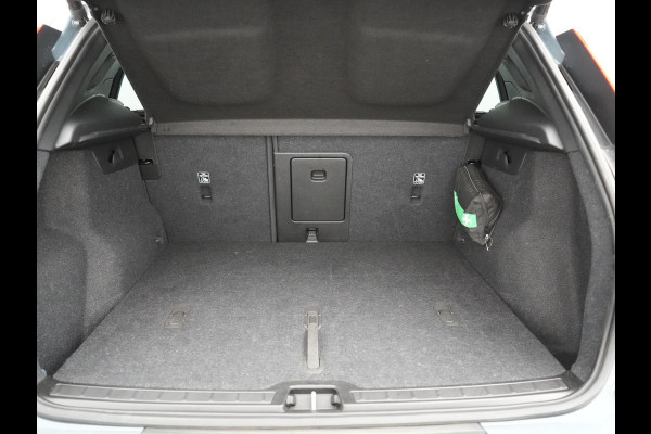 Volvo XC40 Recharge Pro 69kWh 231pk Dealer O.H. | Panodak | 360 Camera | Adaptive Cruise | Harman / Kardon | Alcantara Sportstoelen Memory & Verwarmd | Google Assistent | Stuur Verwarmd | Keyless | Blis | DAB |