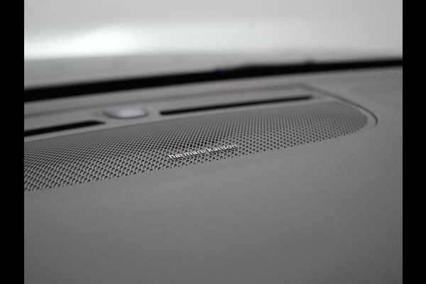 Volvo XC40 Recharge Extended Range Ultimate 82 kWh 252pk Dealer O.H. | Panodak | 360 Camera | Adaptive Cruise | Harman / Kardon | Voorstoelen Memory & Verwarmd | Google Assistent | Keyless | Blis | Stuur Verwarmd | Apple Carplay | DAB |