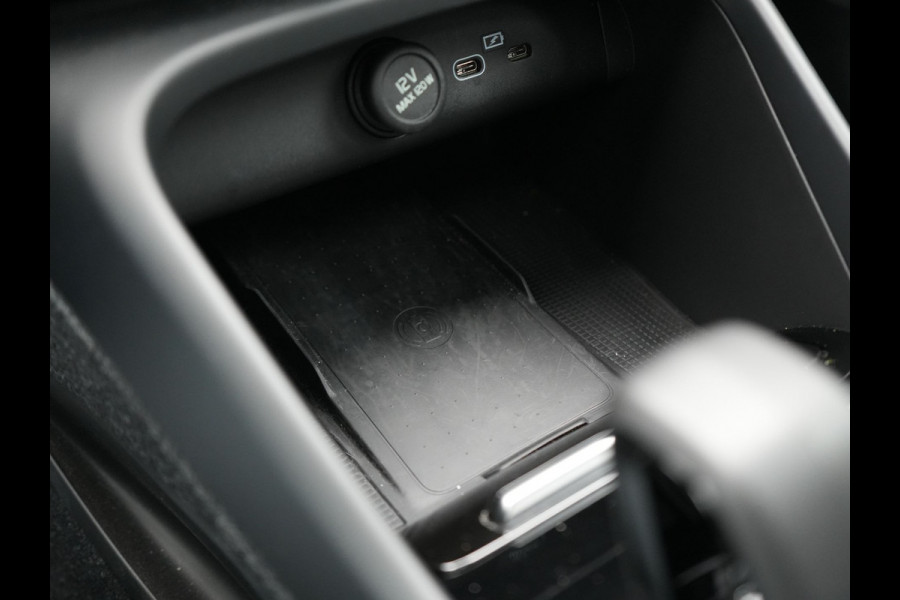Volvo XC40 Recharge Extended Range Ultimate 82 kWh 252pk Dealer O.H. | Panodak | 360 Camera | Adaptive Cruise | Harman / Kardon | Voorstoelen Memory & Verwarmd | Google Assistent | Keyless | Blis | Stuur Verwarmd | Apple Carplay | DAB |