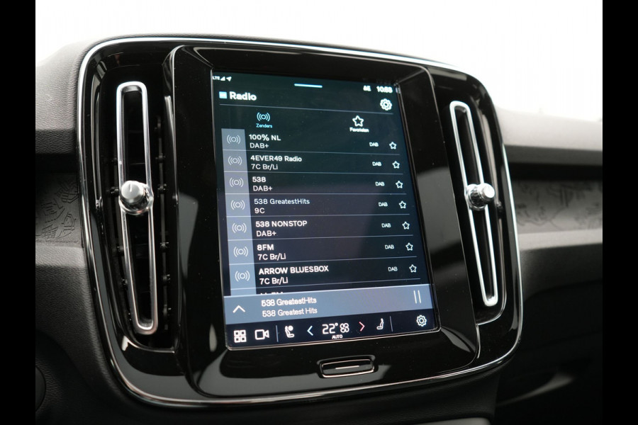 Volvo XC40 Recharge Extended Range Ultimate 82 kWh 252pk Dealer O.H. | Panodak | 360 Camera | Adaptive Cruise | Harman / Kardon | Voorstoelen Memory & Verwarmd | Google Assistent | Keyless | Blis | Stuur Verwarmd | Apple Carplay | DAB |