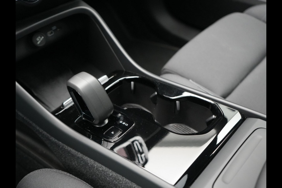 Volvo XC40 Recharge Extended Range Ultimate 82 kWh 252pk Dealer O.H. | Panodak | 360 Camera | Adaptive Cruise | Harman / Kardon | Voorstoelen Memory & Verwarmd | Google Assistent | Keyless | Blis | Stuur Verwarmd | Apple Carplay | DAB |