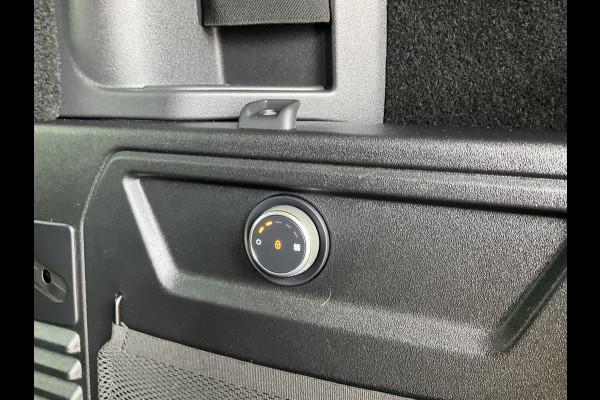 Land Rover Defender 2.0 D240 110 VAN 360°Cam Carplay Memory Trekhaak(3500) Grijs kenteken
