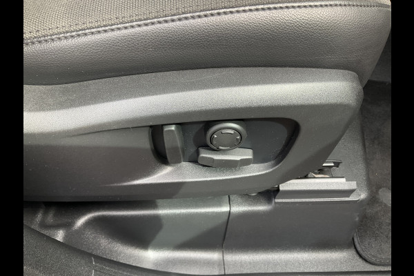 Land Rover Defender 2.0 D240 110 VAN 360°Cam Carplay Memory Trekhaak(3500) Grijs kenteken