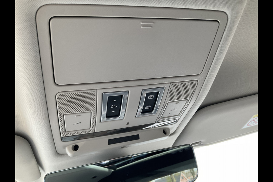 Land Rover Defender 2.0 D240 110 VAN 360°Cam Carplay Memory Trekhaak(3500) Grijs kenteken