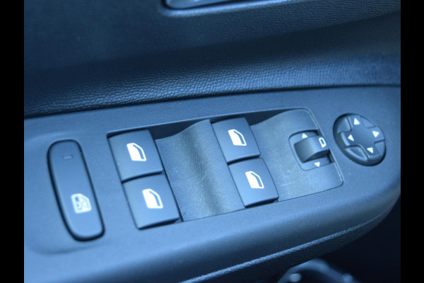 Opel Corsa Electric Long Range Yes 51 kWh SOH 97% | PARKEERSENSOREN | CARPLAY | WINTERPAKKET |