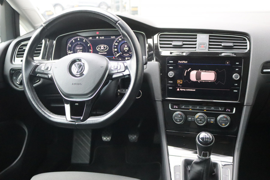 Volkswagen Golf 1.5 TSI 150PK Highline Business R Navigatie/Camera/Stoelverwarming/Adaptive-cruisecontrol