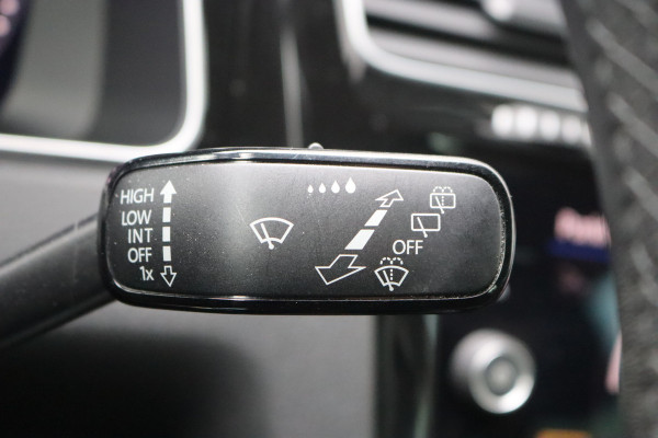 Volkswagen Golf 1.5 TSI 150PK Highline Business R Navigatie/Camera/Stoelverwarming/Adaptive-cruisecontrol